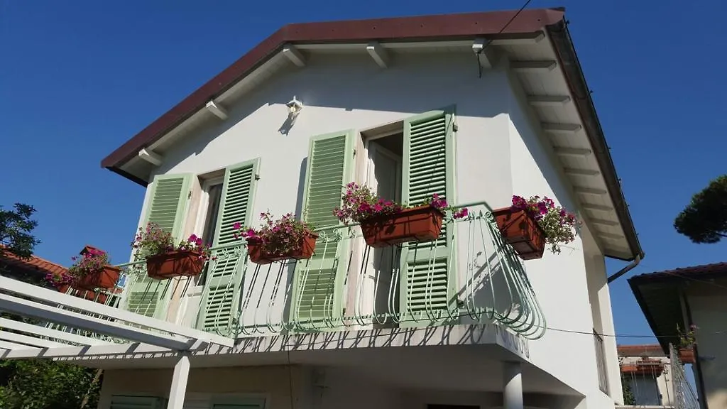 Le Mura Holiday Home Marina di Pietrasanta Italy